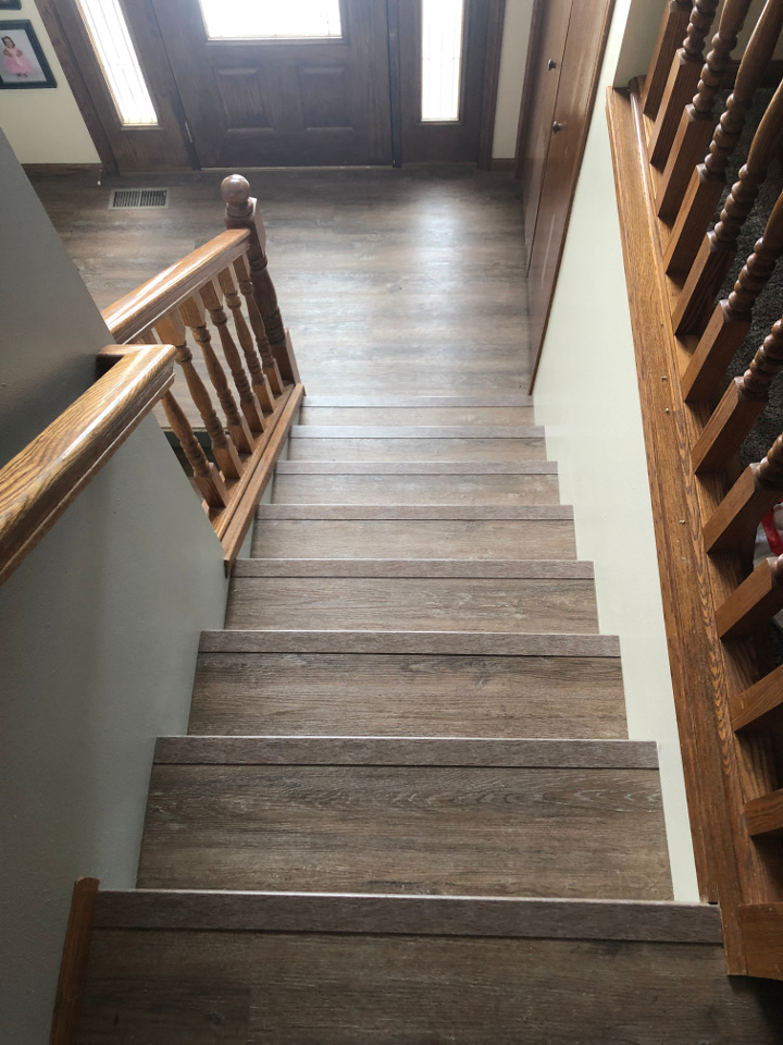 Sioux Falls Flooring Installers Stair, How To Install Luxury Vinyl Plank Flooring On Stairs